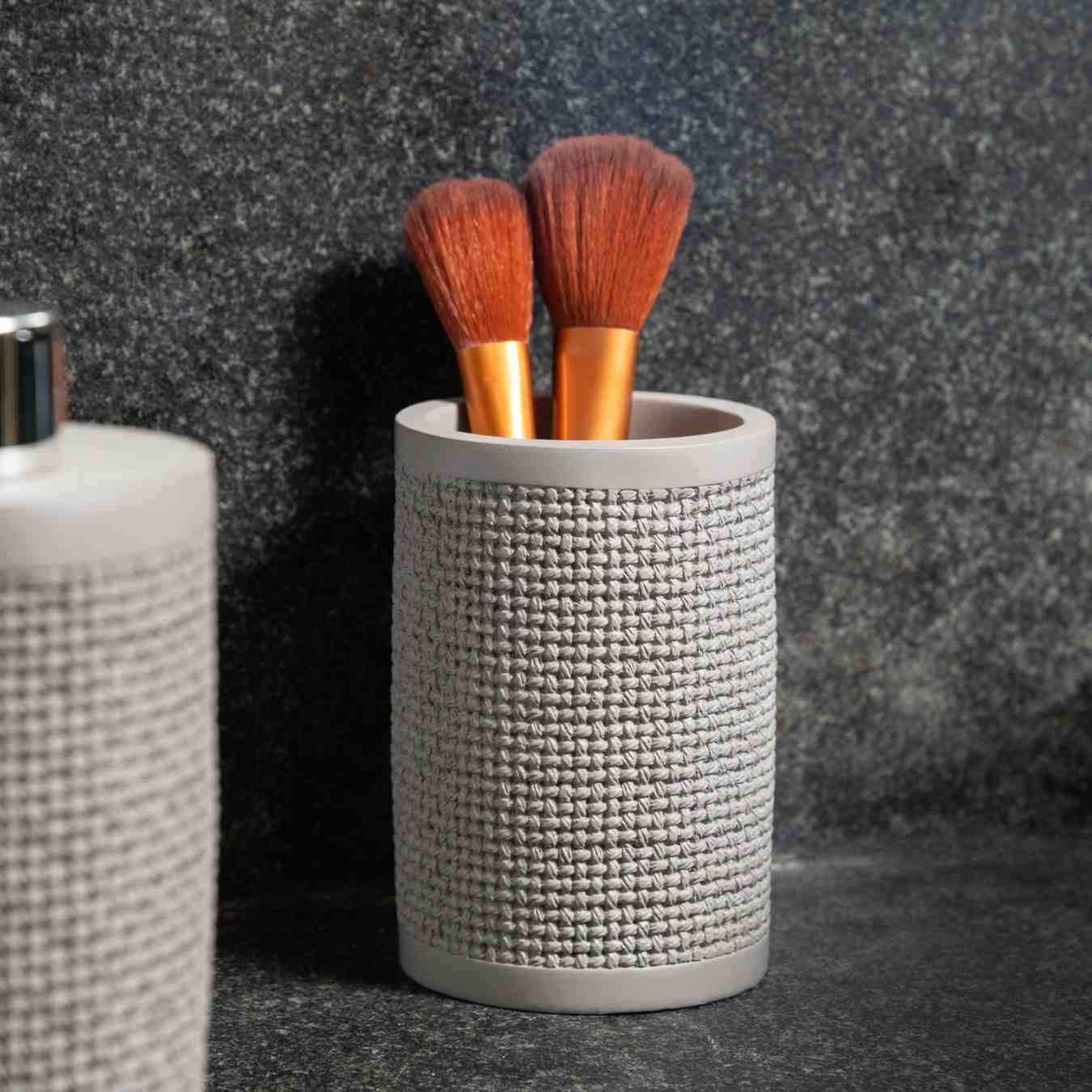 Linza Bathroom Set - Resin - Set of 4