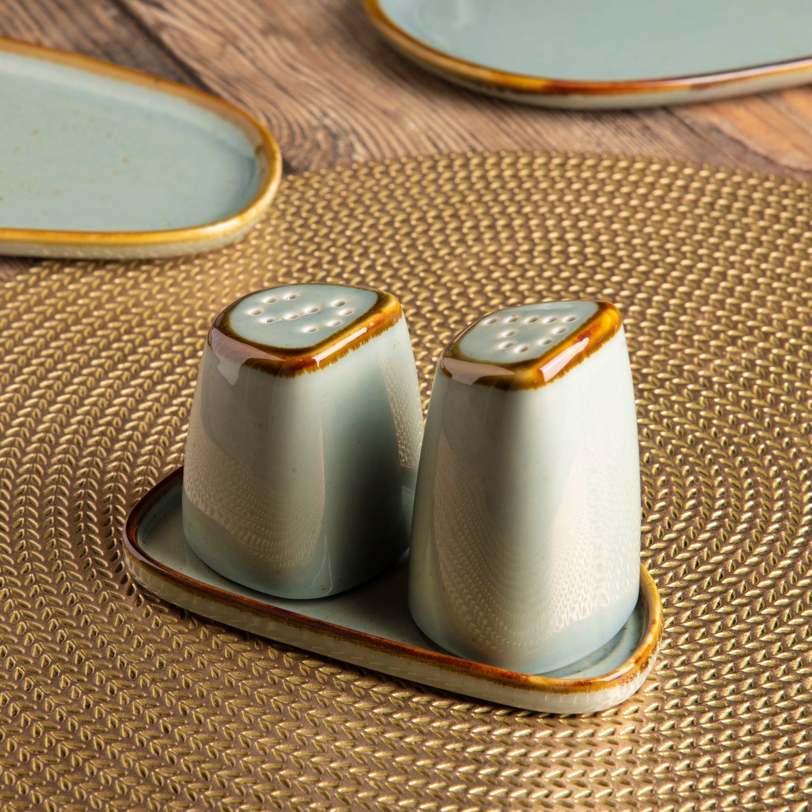 Vintage Blue - Salt Pepper Shaker with Tray