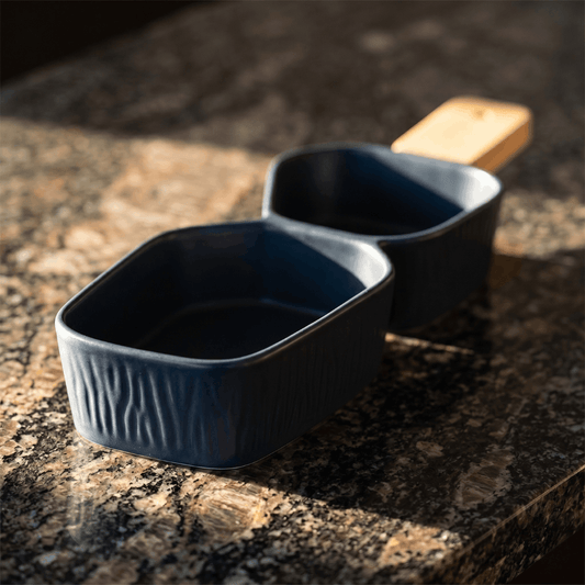 prdct_Two Section Platter with Wooden Handle - Blue
