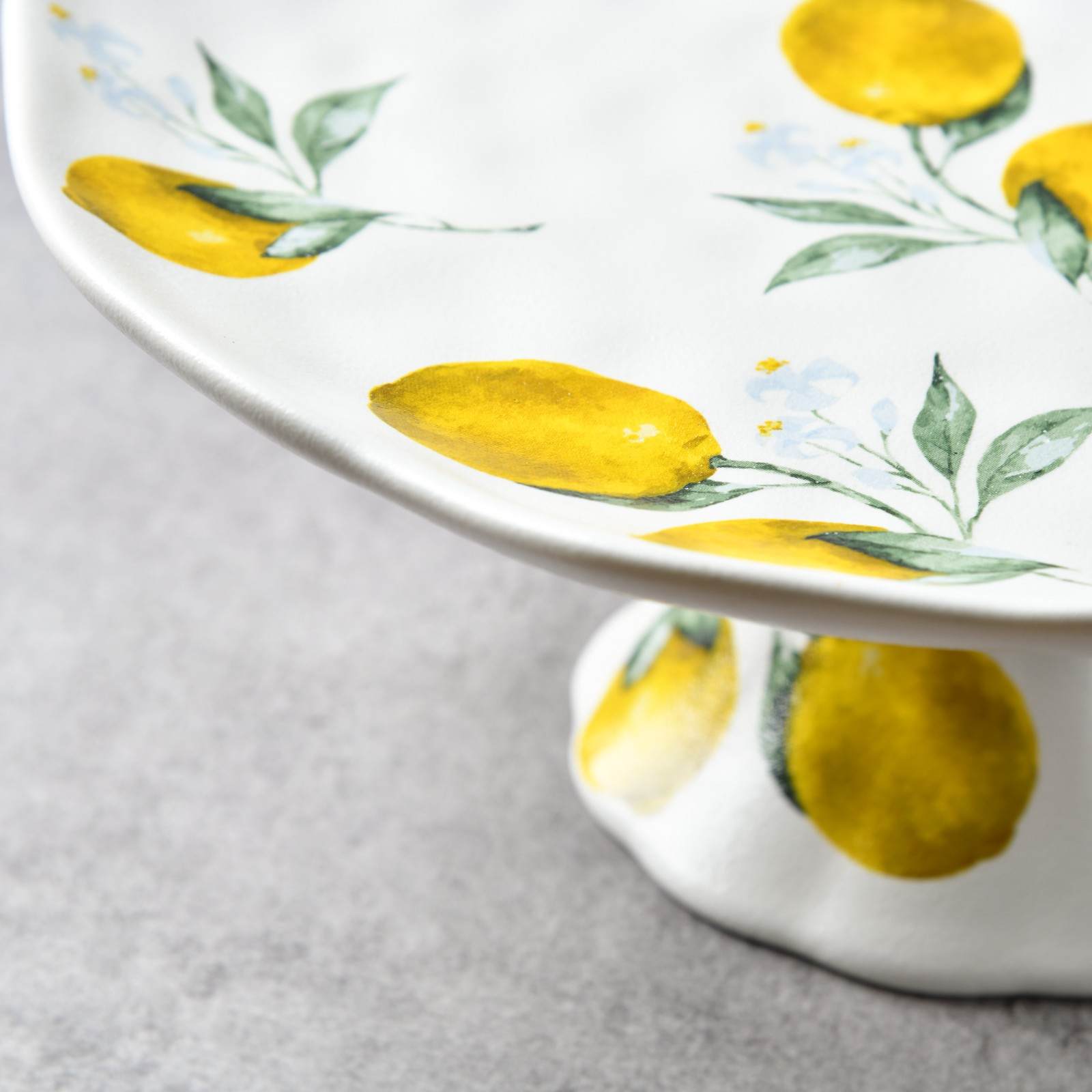 Amalfi Lemon Orchard Cake/Dessert stand