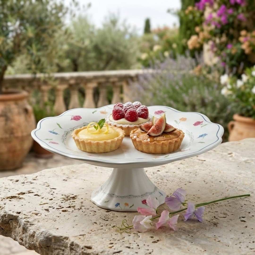 English Blossom Scalloped Cake Stand