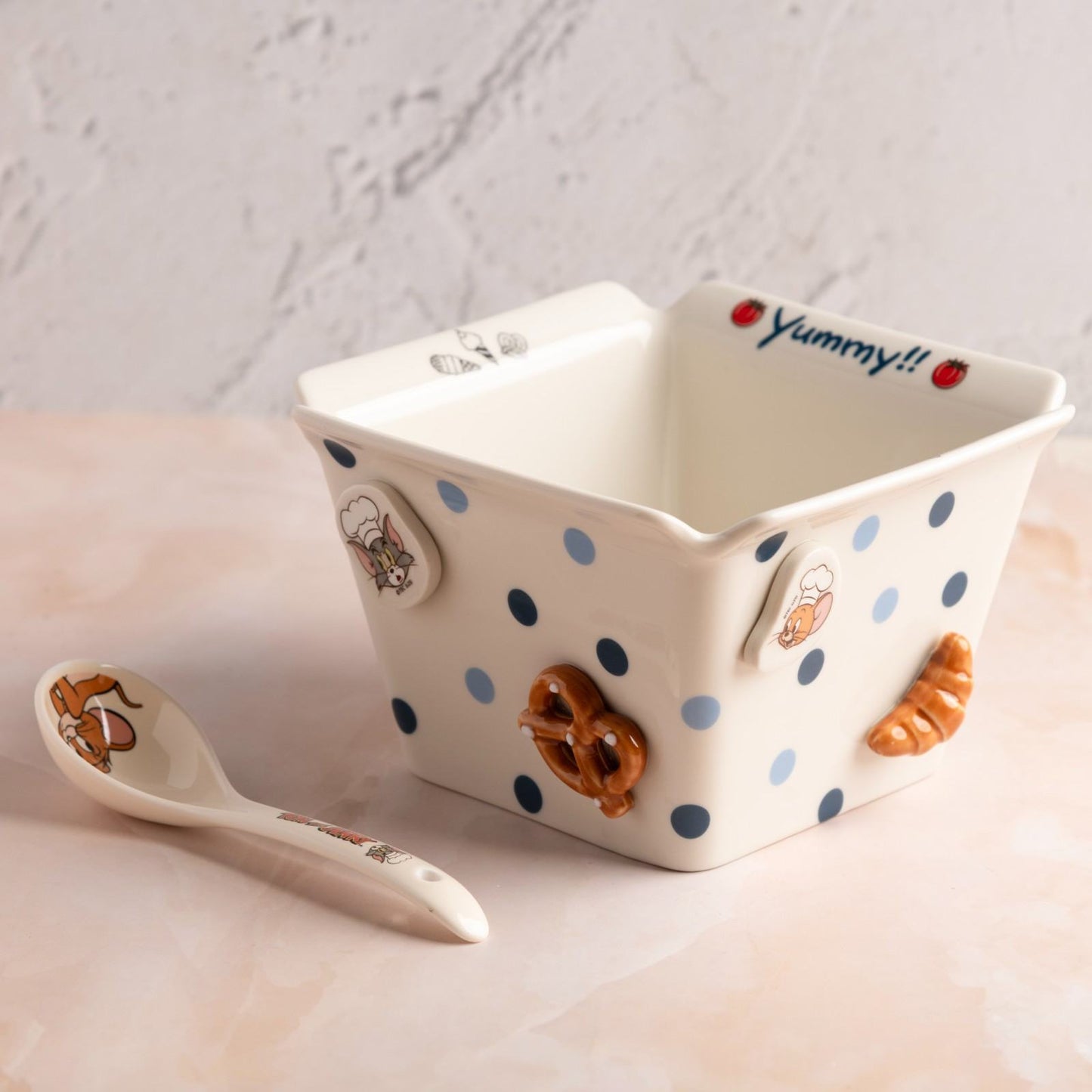 Tom and Jerry Kids Nibble Tub with Spoon