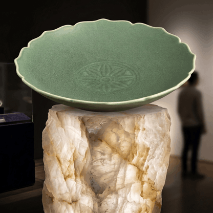 Lotus Serving Bowl - 11 in
