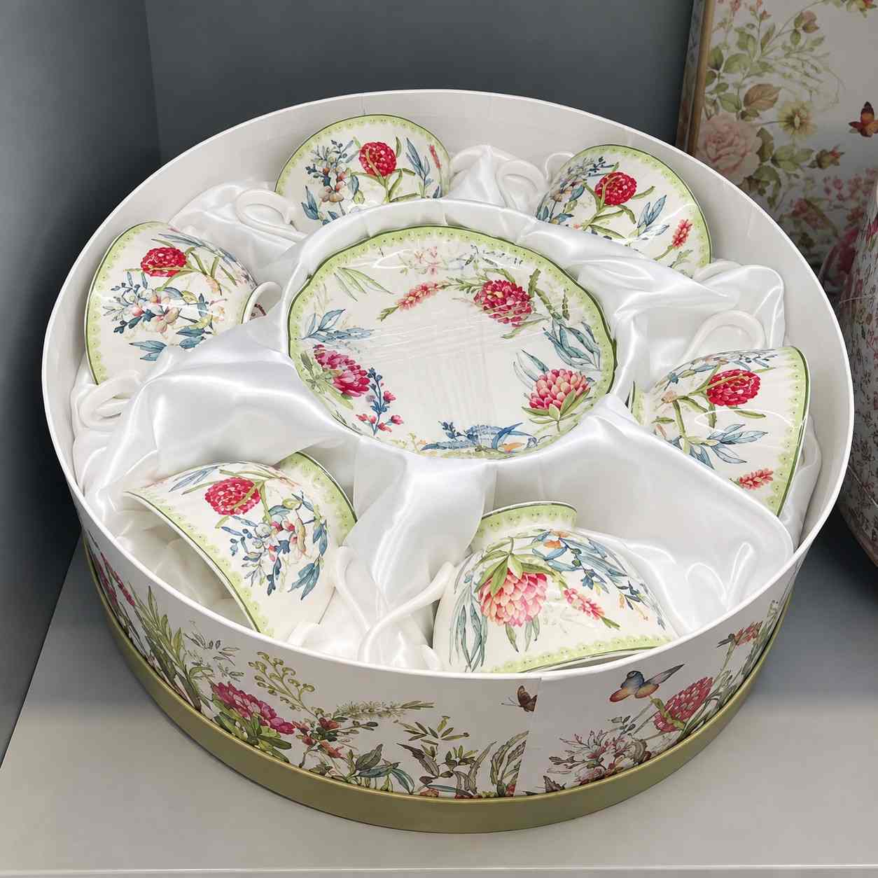 Vintage Bloom Boxed Tea Set - 6 pcs set