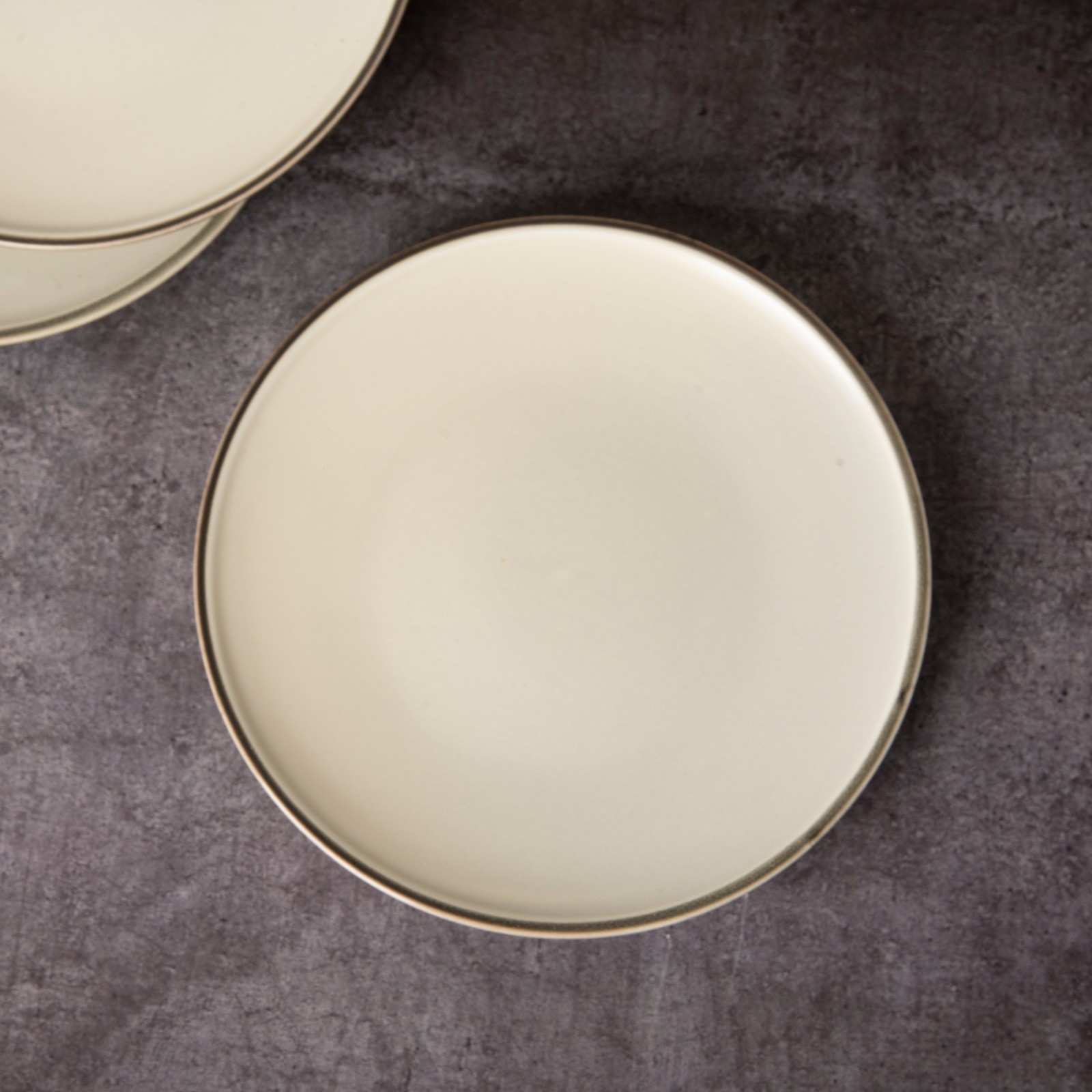 White Symphony - Snack Plate - 8.5 inch