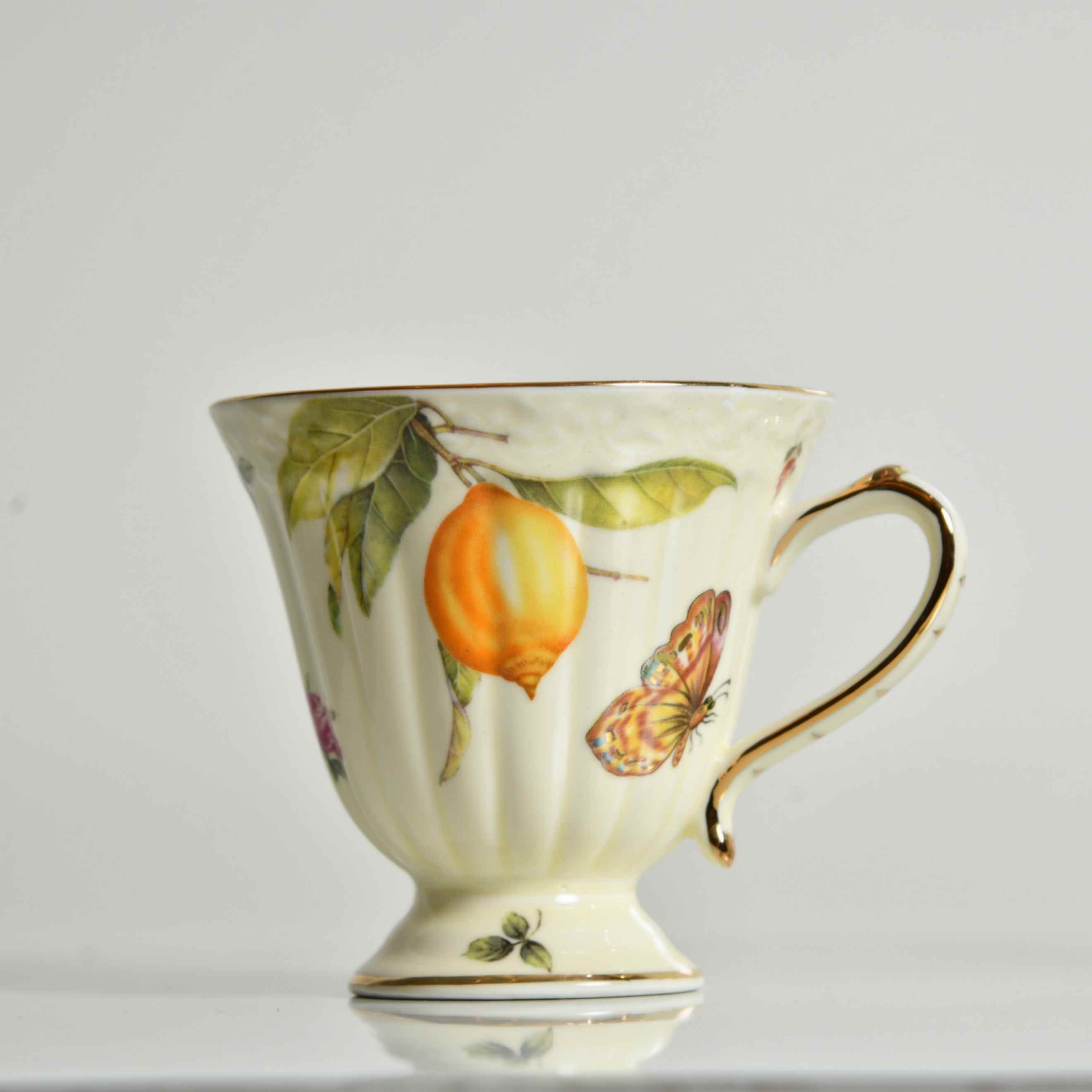 Vintage Royal Tea Cup & Saucer - set of 2 - 200ml